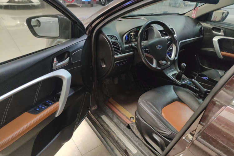 吉利汽车 帝豪 2016款 两厢RS 1.5L 手动向上版中控内饰20