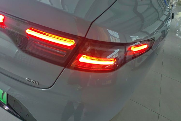 零跑汽车 零跑C01 2024款 纯电 525尊享版车身外观9