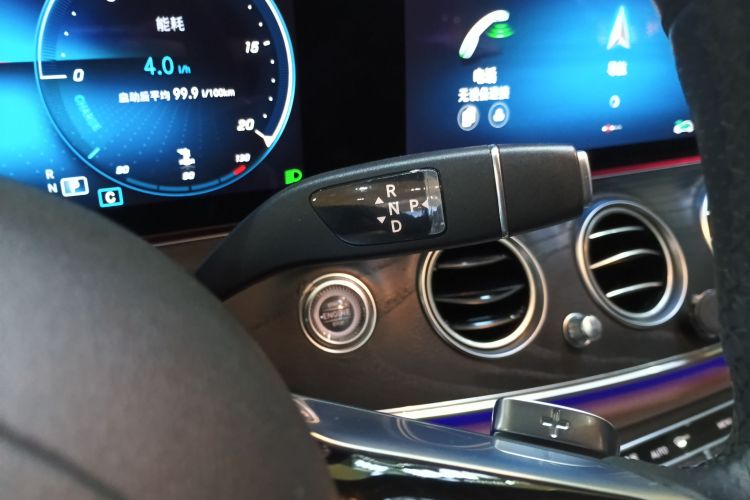 奔驰E级 2021款 E 300 L 运动豪华型中控内饰18