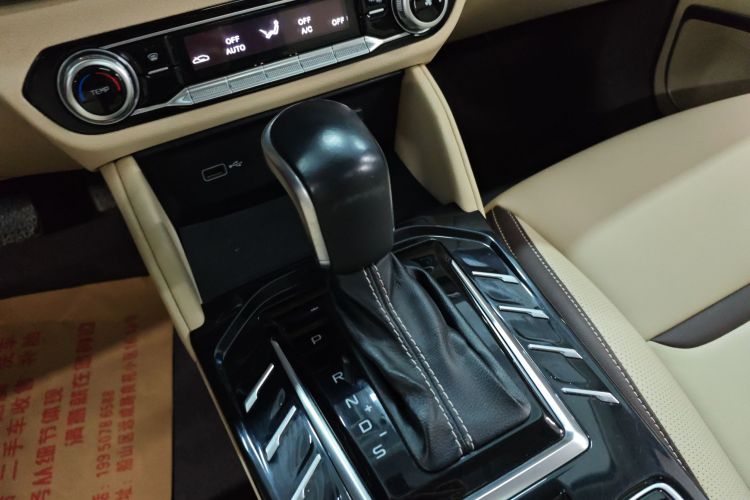 奔腾T77 2019款 230 TID 自动豪华型 国VI中控内饰18