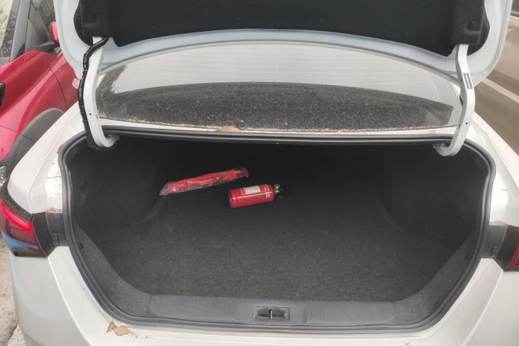 日产 轩逸 2023款 1.6L CVT悦享版机舱底盘23