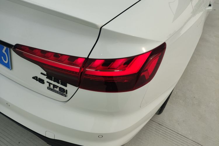 奥迪A4L 2023款 40 TFSI Bang&Olufsen 星夜版车身外观6006