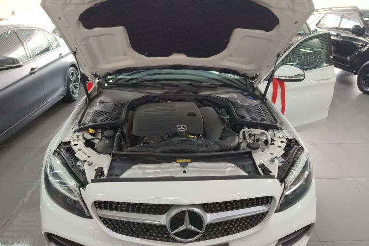 奔驰C级(进口) 2020款 C 260 旅行轿车机舱底盘24