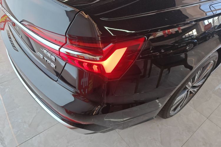 奥迪A6L 2026款 45 TFSI 臻选动感型车身外观9