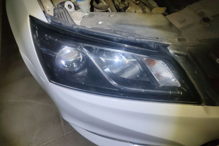 吉利汽车 帝豪 2017款 三厢百万款 1.5L CVT向上版车身外观6006