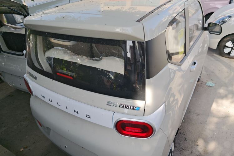 五菱汽车 宏光MINIEV 2024款 第三代 215km 青春版车身外观6