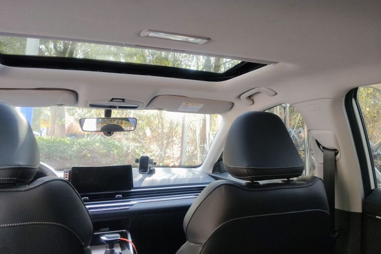 吉利汽车 帝豪 2022款 第4代 1.5L CVT尊贵型中控内饰22