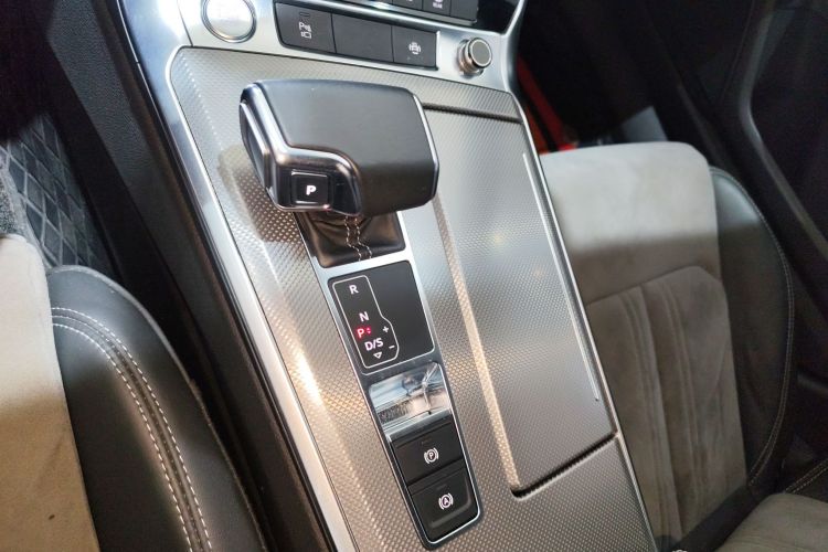 奥迪A6L 2020款 40 TFSI 豪华动感型局部细节18