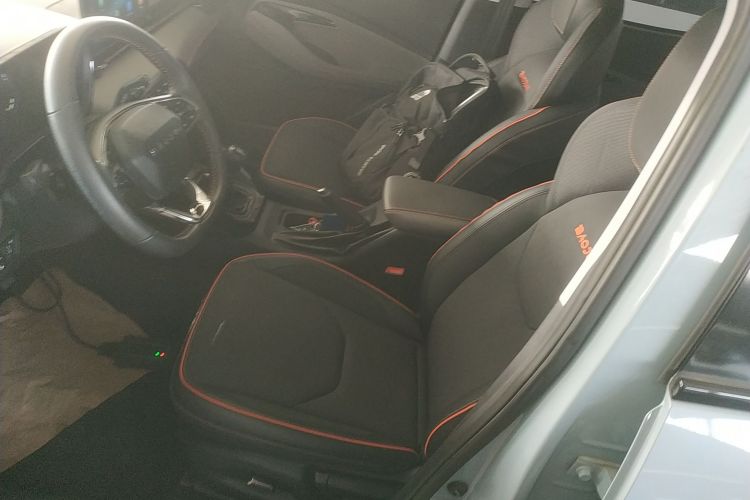 宝骏RS-3 2020款 1.5L 手动24小时在线豪华型中控内饰19