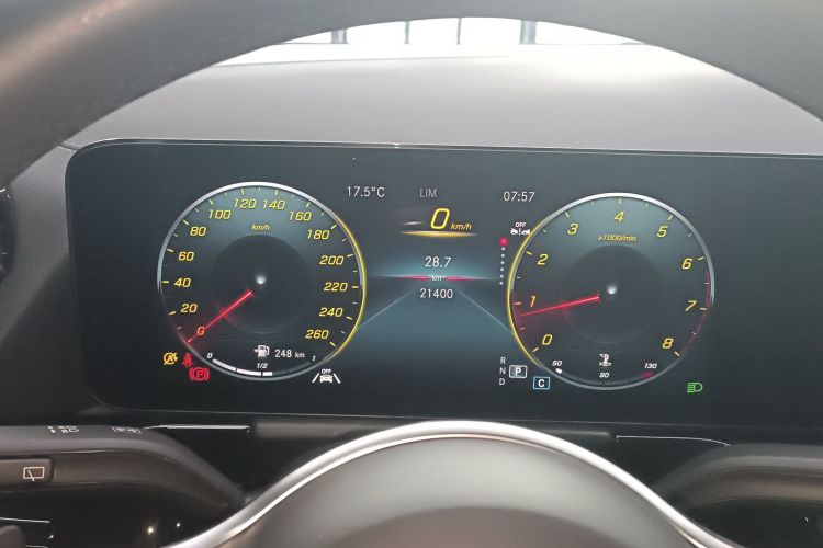 奔驰GLA 2023款 GLA 220中控内饰14