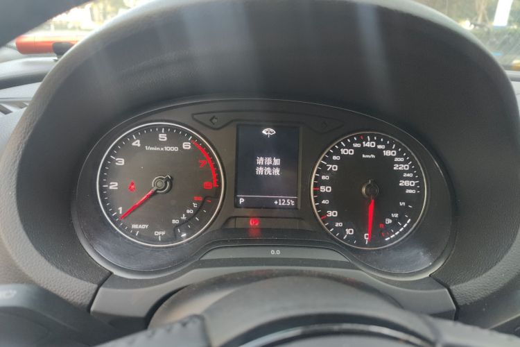 奥迪A3 2018款 30周年年型 Limousine 35 TFSI 进取型中控内饰14