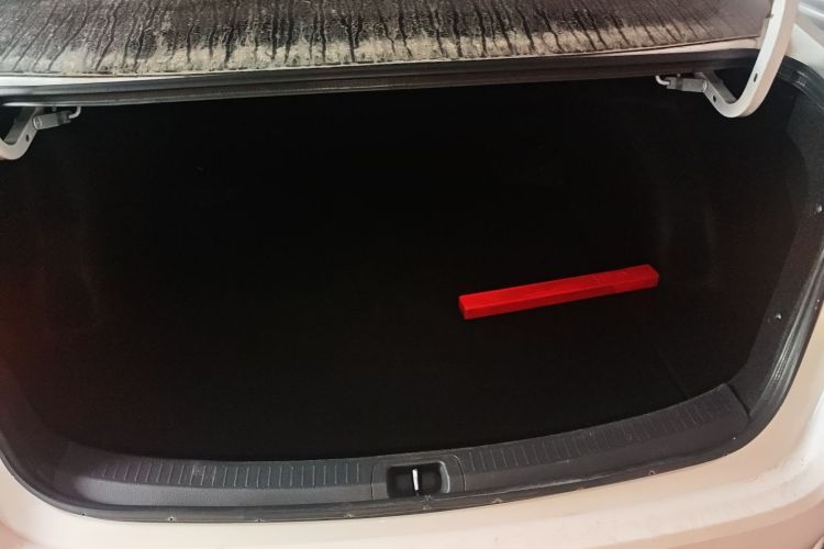 丰田 卡罗拉 2023款 1.8L 智能电混双擎 先锋版局部细节23