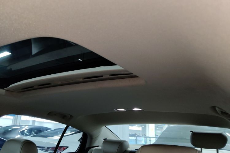 别克 君威 2020款 552T 精英型中控内饰22