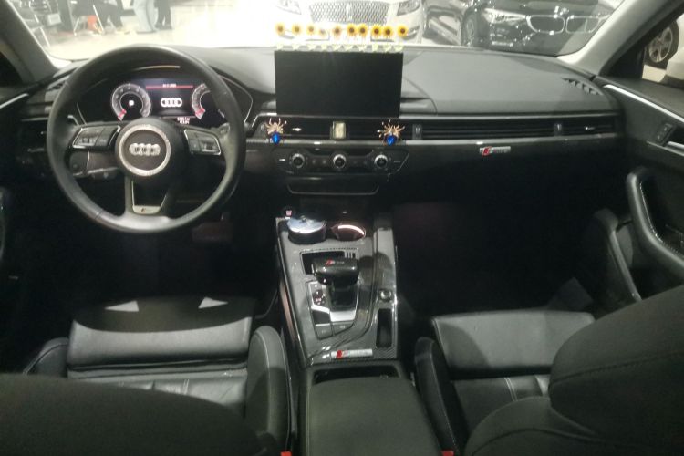 奥迪A4L 2020款 40 TFSI 时尚动感型中控内饰12