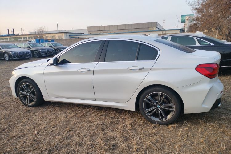 宝马1系 2021款 120i M运动版车身外观6003