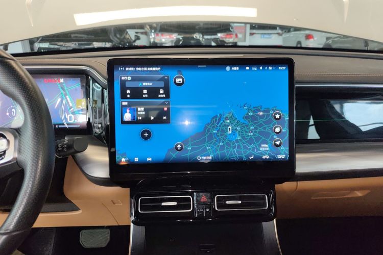 广汽传祺 传祺GS8 2022款 领航系列 2.0TGDI 两驱豪华智联版（七座）中控内饰16