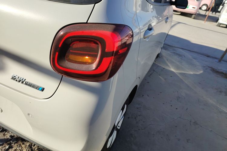 五菱汽车 宏光MINIEV 2025款 四门版 进阶款车身外观6006