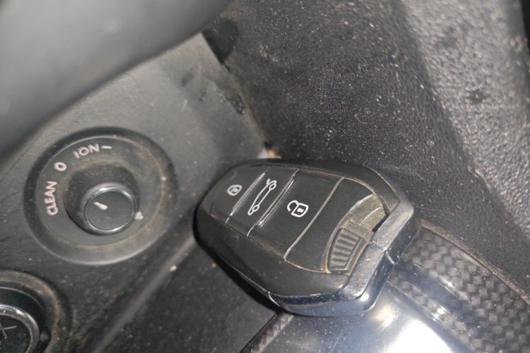 雪铁龙C4L 2014款 1.6THP 智驱版 自动劲智型中控内饰7001