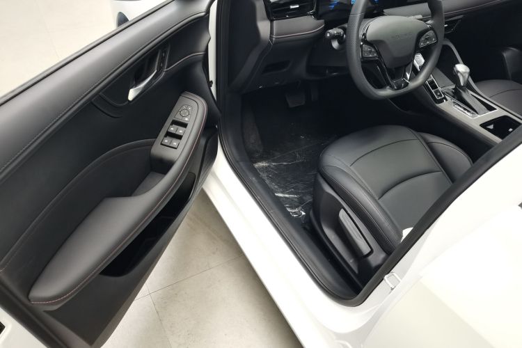 荣威i5 2023款 1.5L CVT豪华版中控内饰20