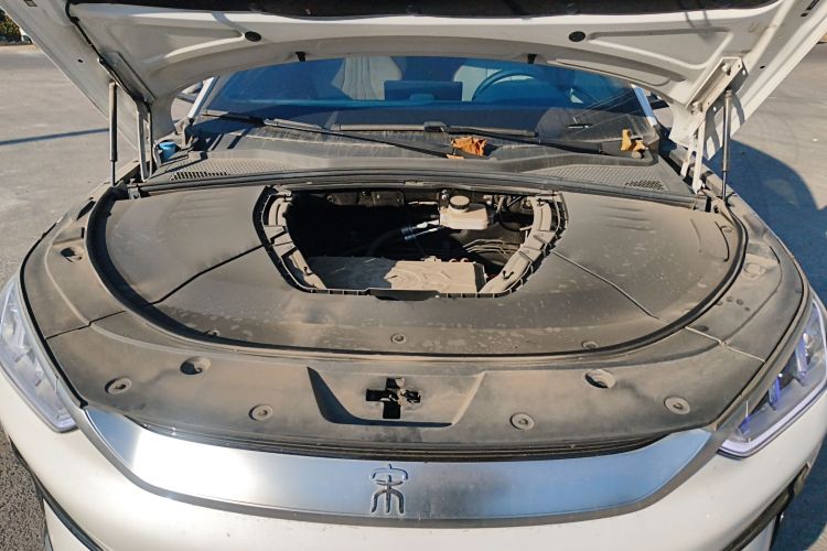比亚迪 宋PLUS新能源 2021款 EV 尊贵型机舱底盘24