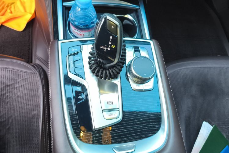 宝马7系 2019款 改款 730Li M运动套装中控内饰18