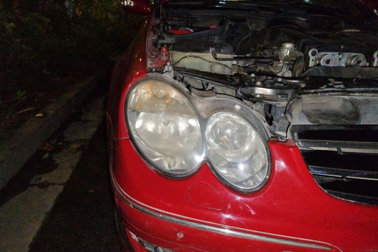 奔驰CLK级 2006款 CLK 200K 双门轿跑车车身外观8