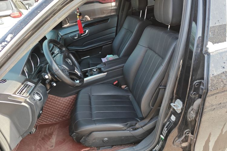 奔驰E级 2015款 改款 E 260 L 运动型局部细节19