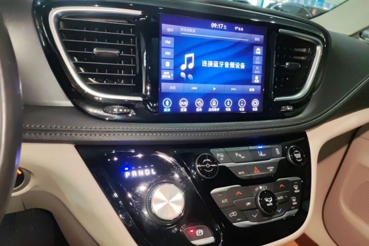 克莱斯勒 大捷龙PHEV(进口) 2019款 3.6L 插电混动版中控内饰16