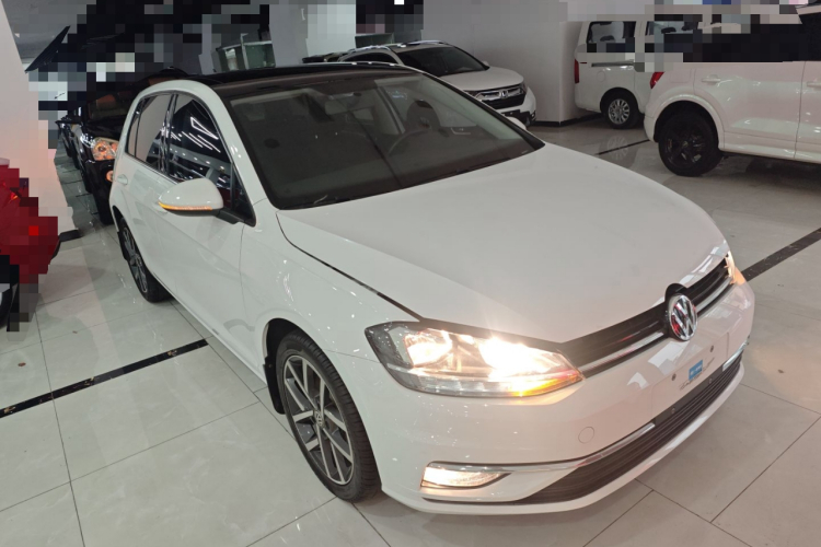 大众 高尔夫 2020款 200TSI DSG舒适进取版车身外观3