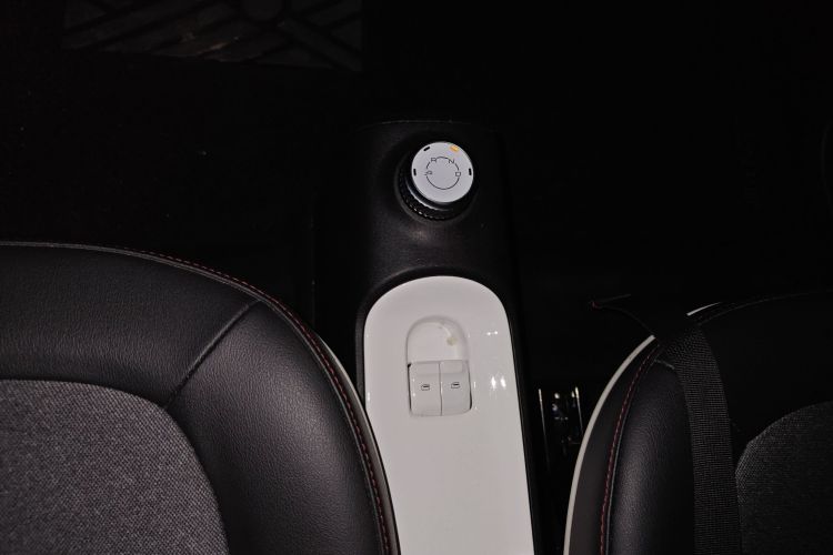 五菱汽车 宏光MINIEV 2022款 GAMEBOY 200km 玩咖款 磷酸铁锂中控内饰18