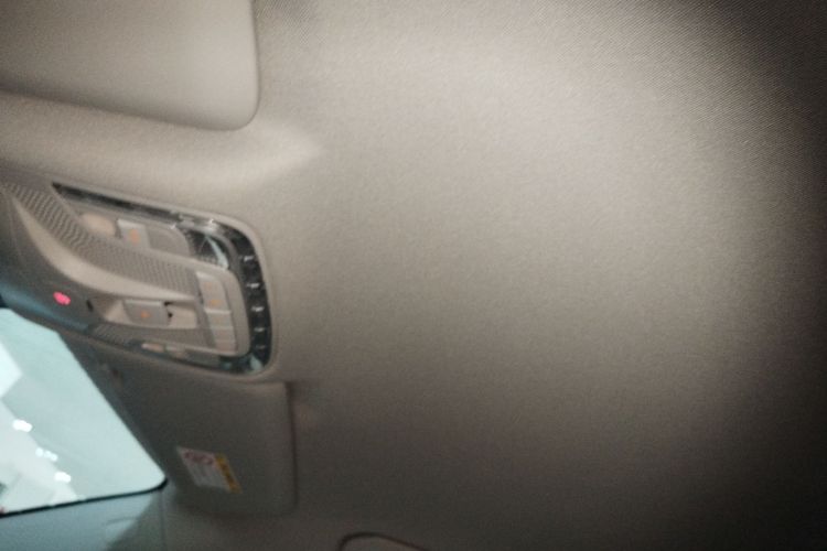 奔驰V级 2020款 V 260 尊贵版中控内饰22