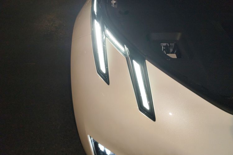 领克Z20 2025款 530km 后驱Pro车身外观8