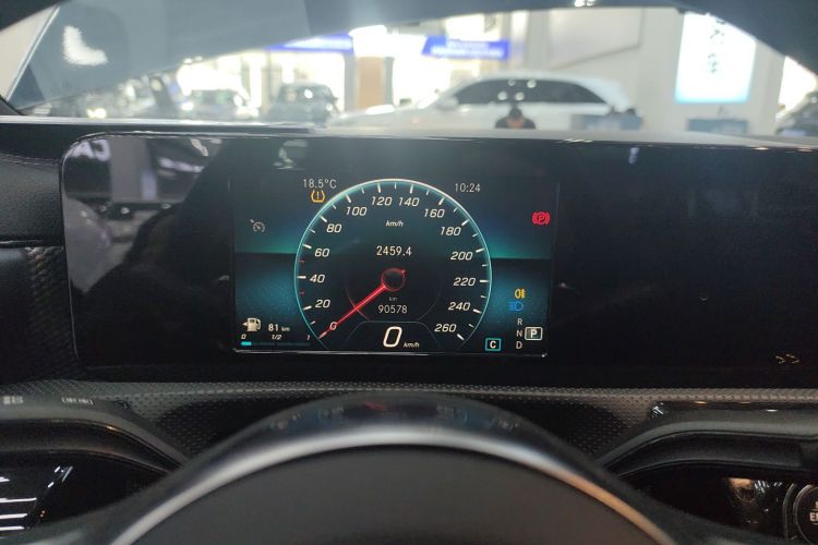 奔驰A级 2019款 A 180 L 运动轿车局部细节14