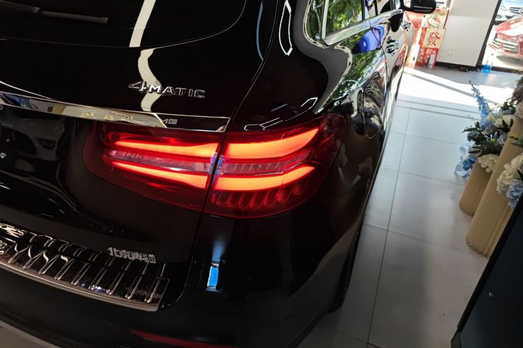 奔驰GLC 2019款 GLC 260 L 4MATIC 动感型车身外观9