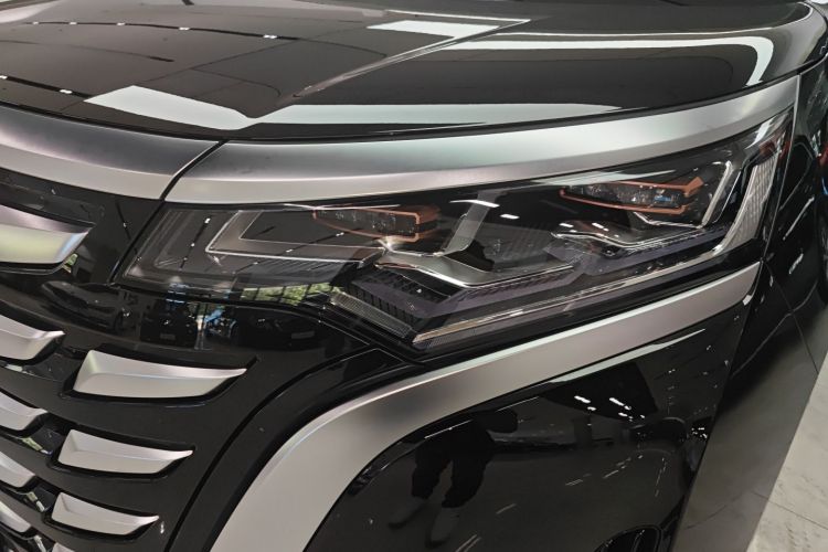 腾势D9 2024款 DM-i 1050 尊享型车身外观36