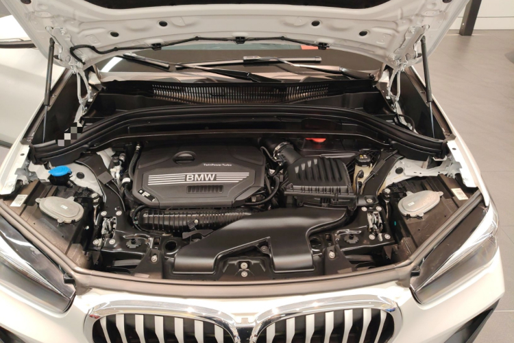 宝马X1 2022款 sDrive25Li 领先型机舱底盘24