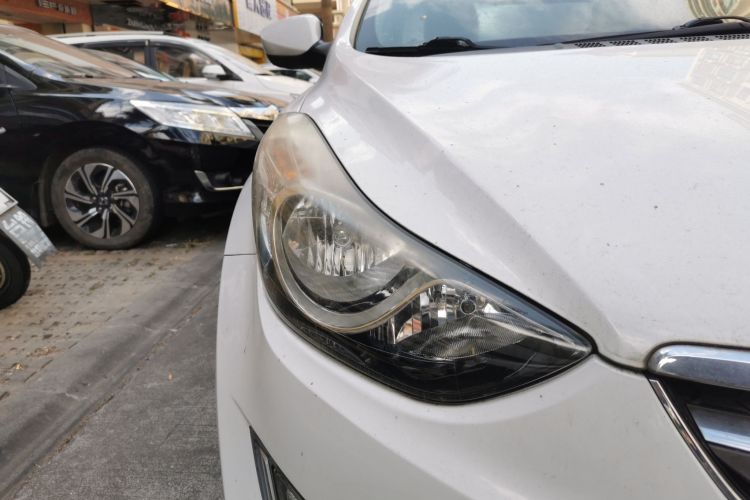 现代 朗动 2015款 1.6L 自动时尚型车身外观8