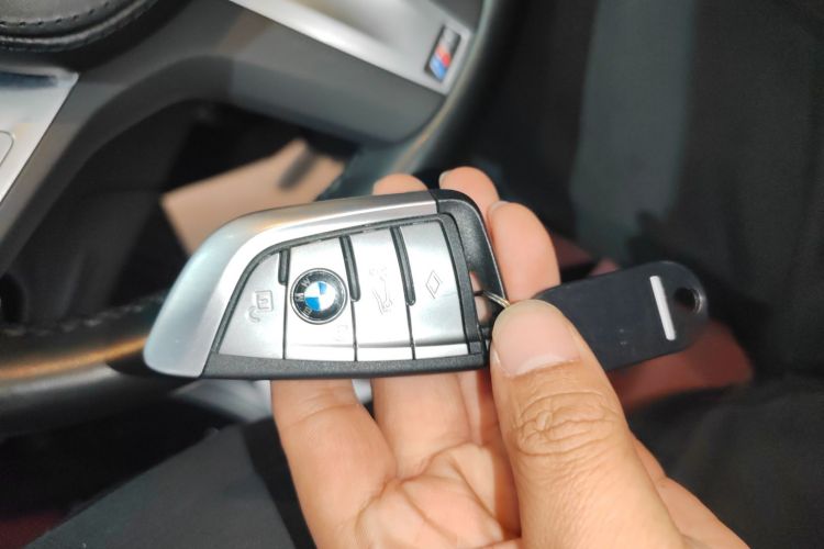 宝马5系 2023款 530Li 领先型 M运动套装中控内饰11