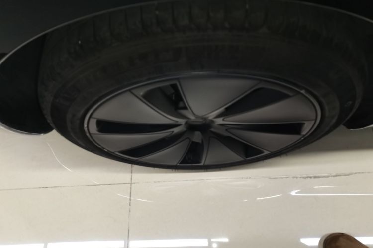 特斯拉 Model 3 2023款 后轮驱动版车身外观6003