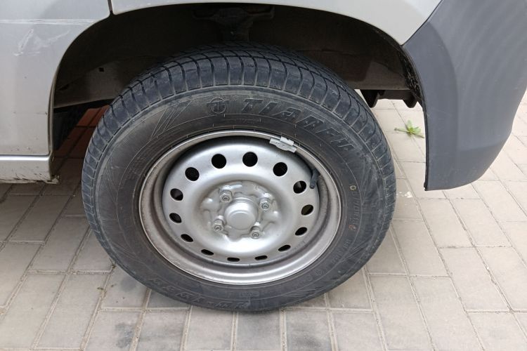 五菱汽车 五菱之光 2020款 1.2L 实用型 国VI LSI车身外观6007