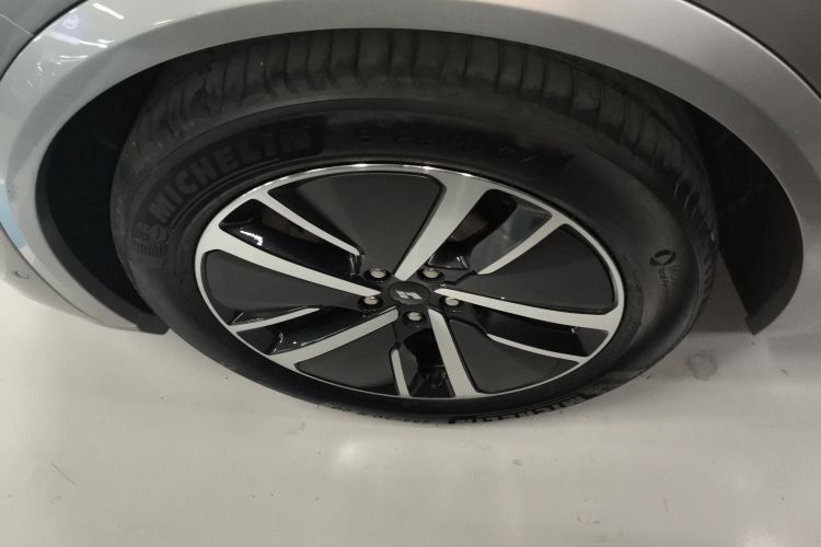 理想汽车 理想L8 2024款 Max车身外观35