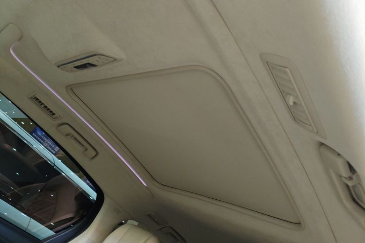 别克GL8 2022款 Avenir艾维亚 六座贤礼版中控内饰22