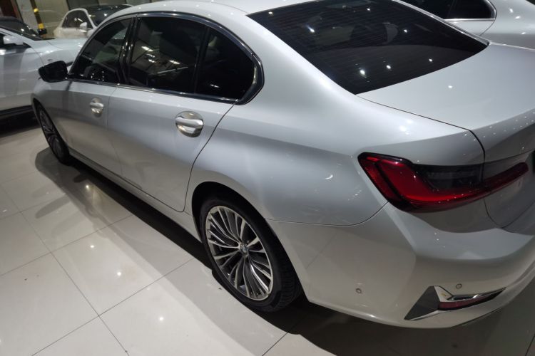 宝马3系 2020款 325Li 首发版车身外观4