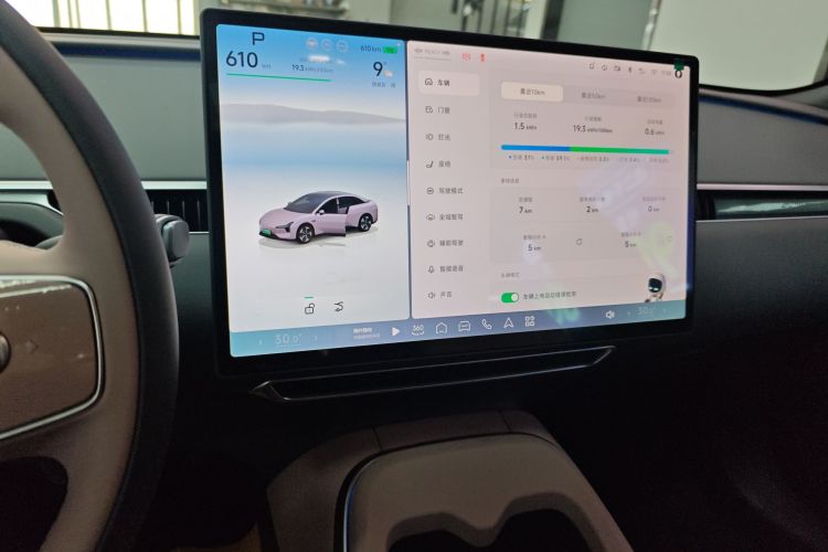 小鹏MONA M03 2025款 620 超长续航 Plus中控内饰16
