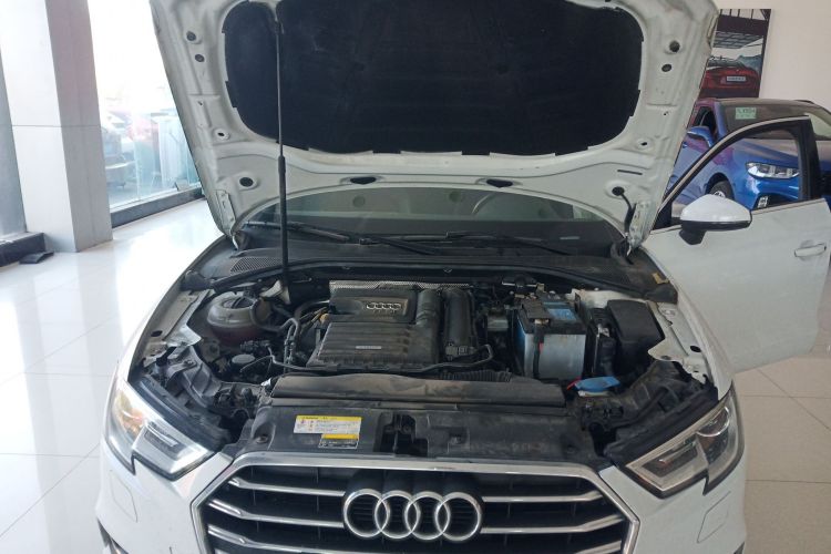 奥迪A3 2019款 Limousine 35 TFSI 进取型 国VI机舱底盘24