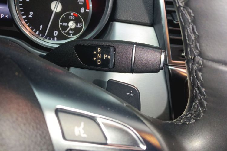 奔驰M级 2015款 ML 320 4MATIC中控内饰18