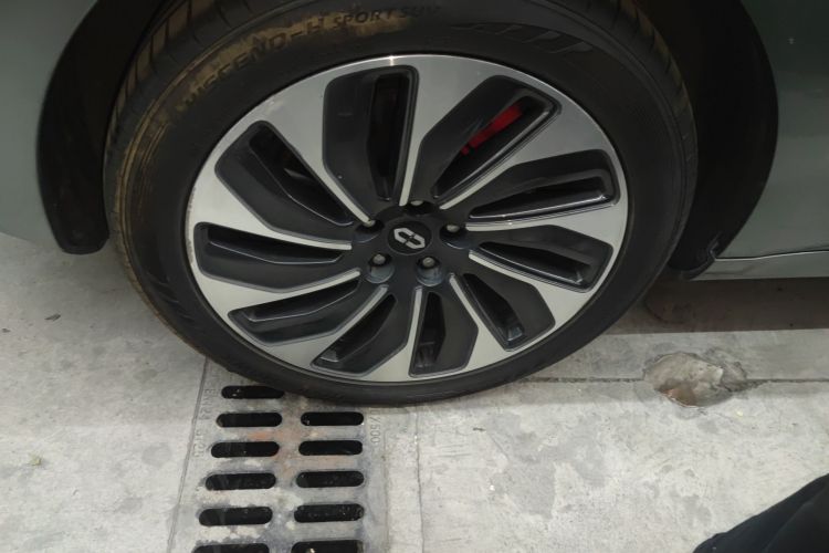 鸿蒙智行 问界M5 2022款 增程后驱标准版车身外观6001