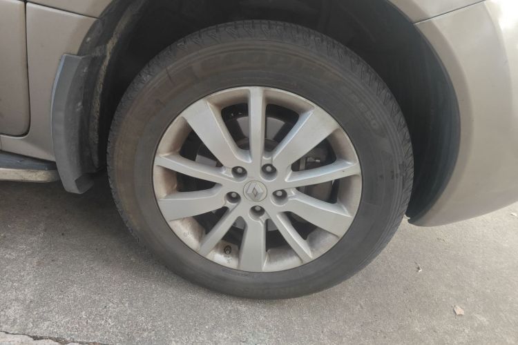 雷诺 科雷傲(进口) 2014款 改款 2.0L 两驱标准版车身外观10