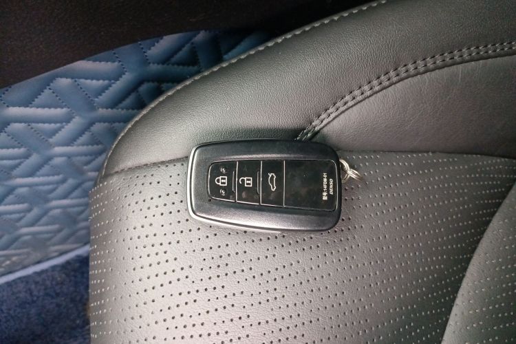 丰田 亚洲龙 2021款 2.5L 豪华版中控内饰11