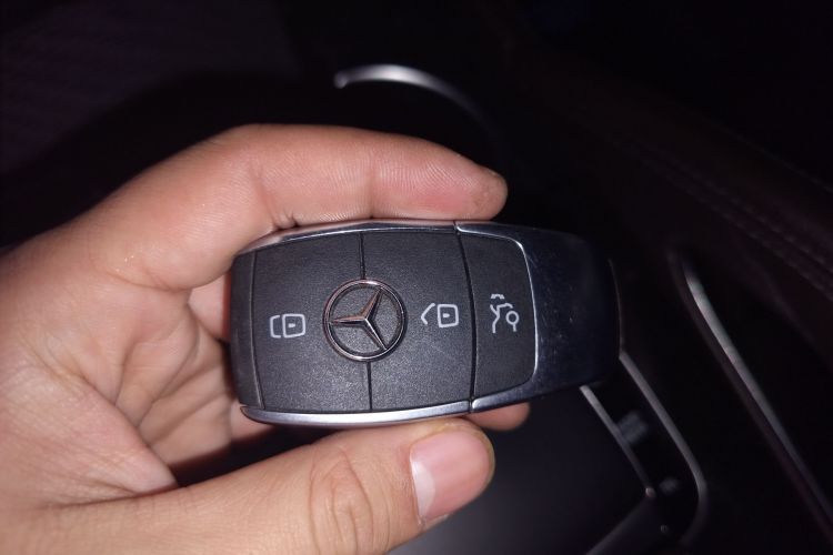 奔驰GLE 2020款 改款 GLE 350 4MATIC 时尚型中控内饰7001